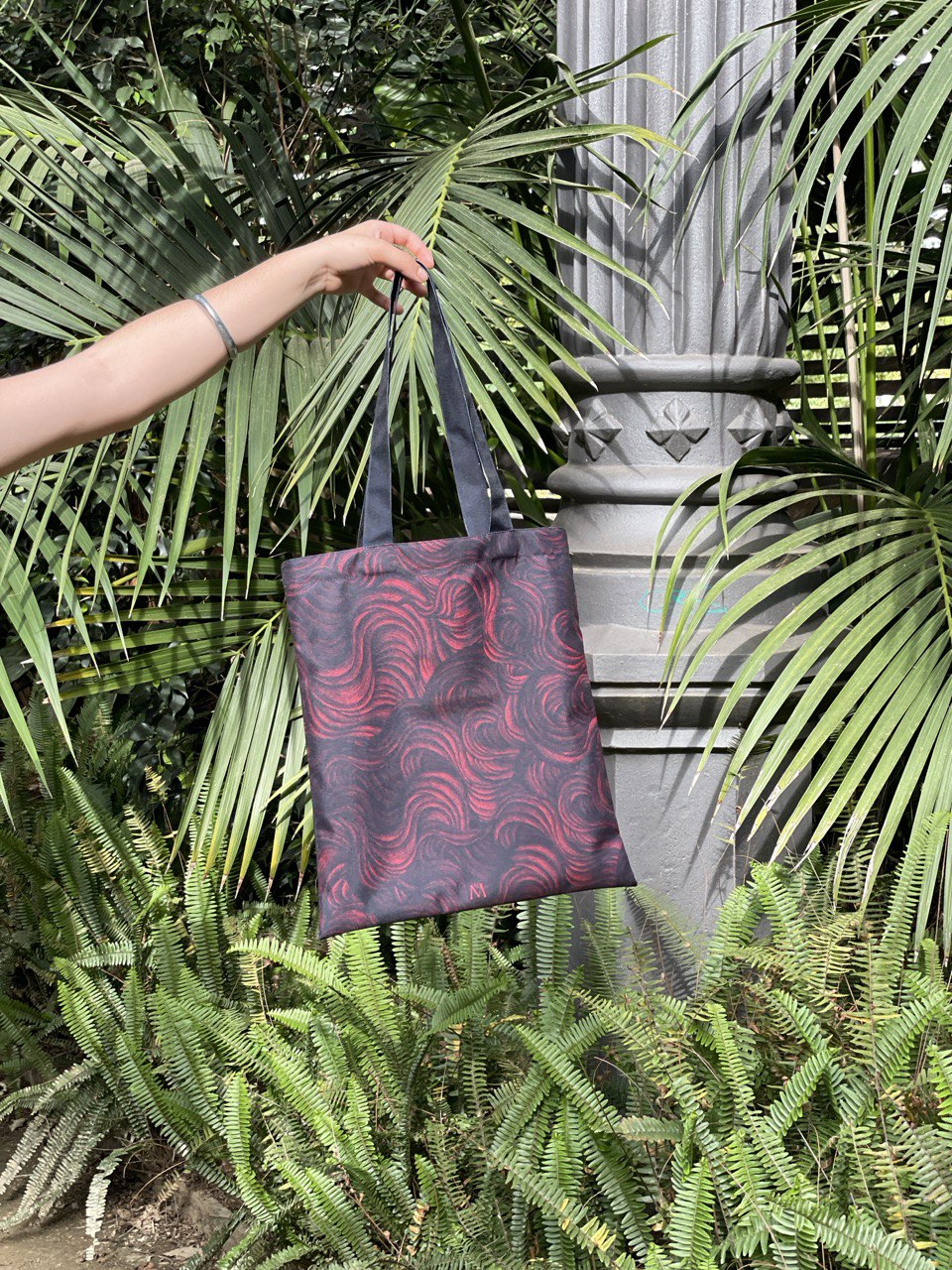 Bolsa Tote Bag - "El Festín de Sangre" de James Malcolm Rymer