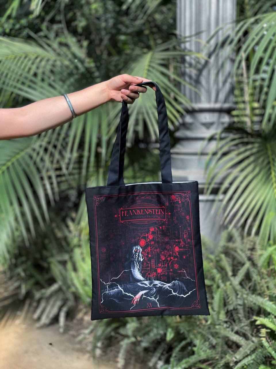 Bolsa Tote Bag - "Frankenstein o el Moderno Prometeo" de Mary Shelley